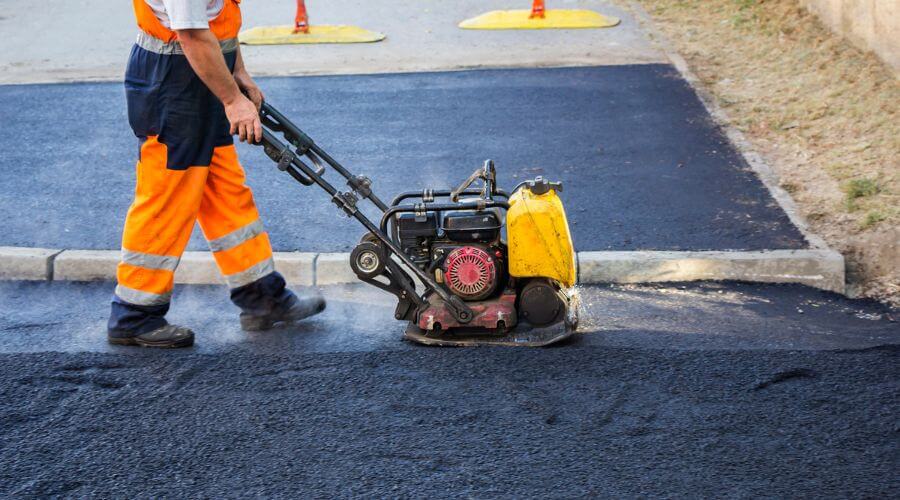 Professional gutter cleaning in Seiad Valley, CA